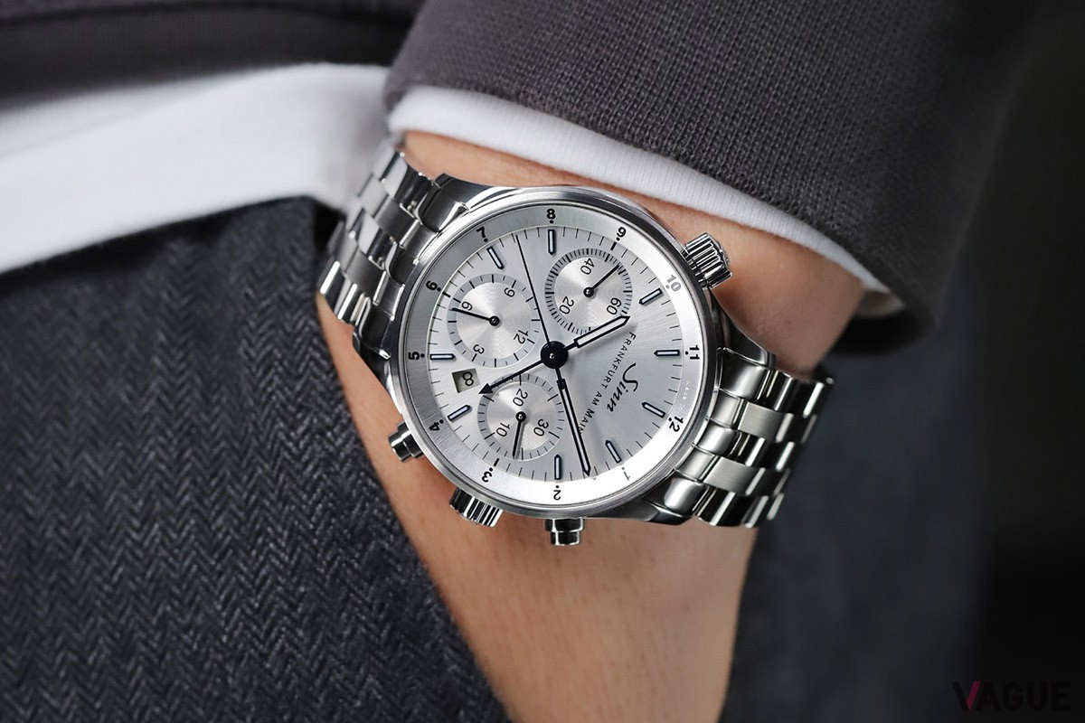 サイズとシルバーのダイヤルによって軽快で機能的な印象（6000.JUB.III）