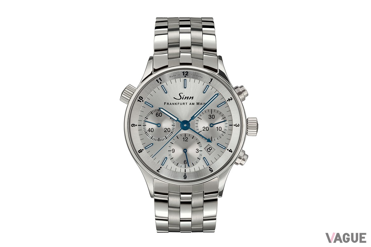 ステンレススチールブレスレットを付けた姿