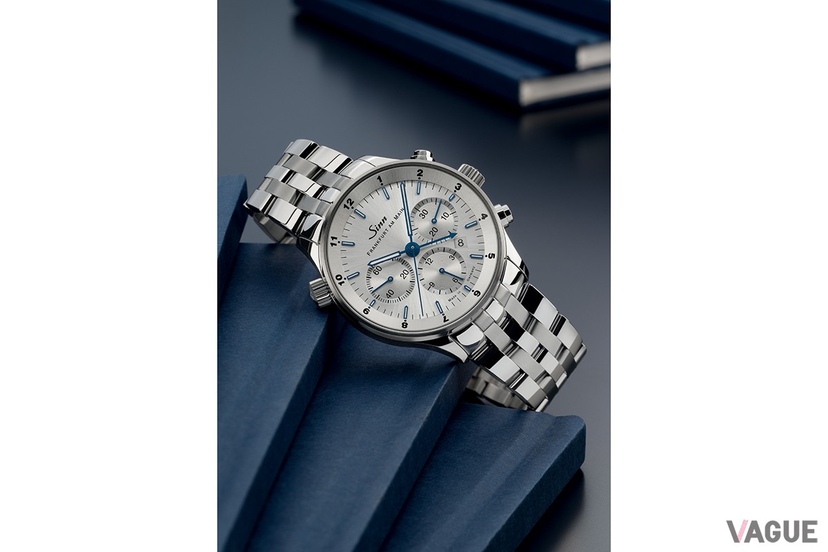 ダイヤル外周は第3時間帯を把握するための回転ベゼル