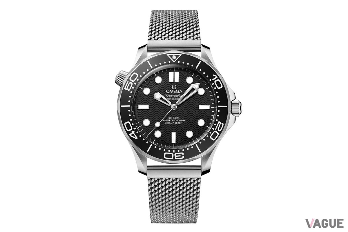 「オメガ シーマスター ダイバー300M」ブラックダイヤル・メッシュブレスレット（品番：210.30.42.20.01.010　100万1000円、消費税込）