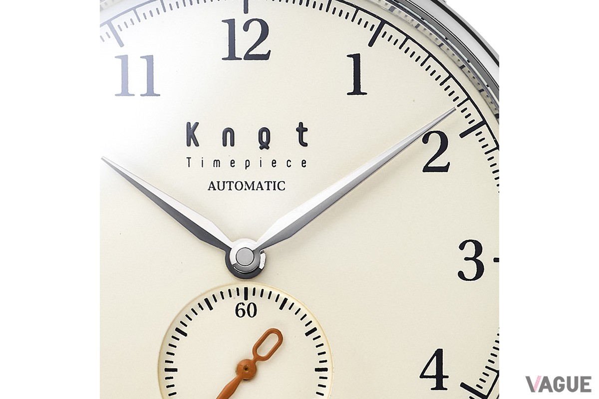 優美なリーフ針と装飾性と視認性を高めるセリフ体フォントのインデックス