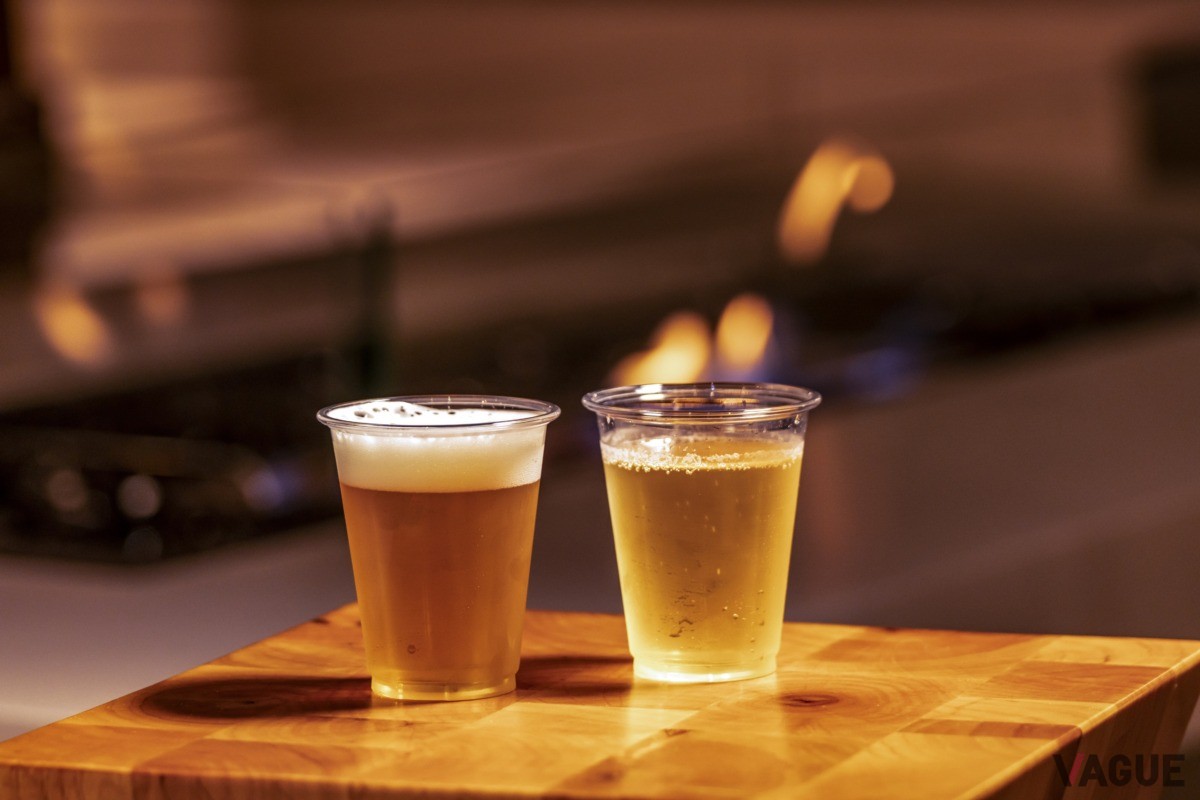 各種ソフトドリンクやアルコールを用意