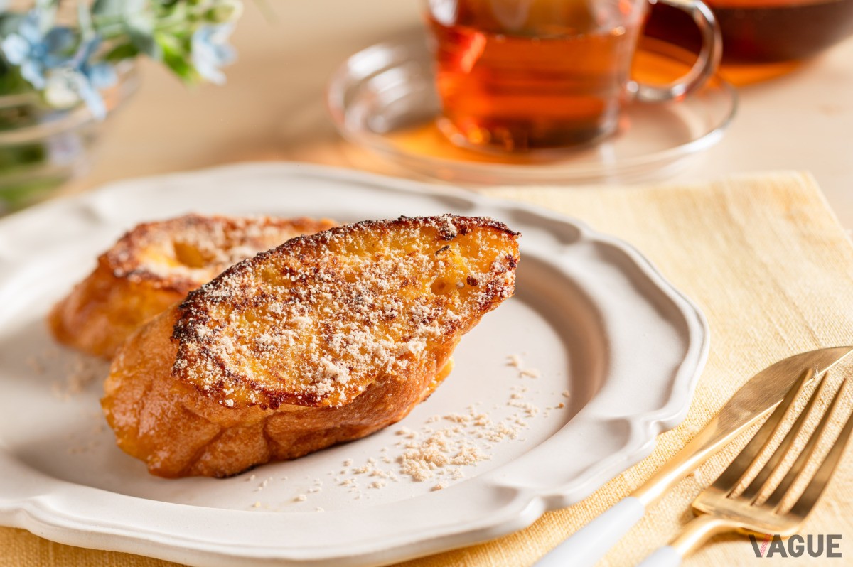 朝食で提供される人気のフレンチトースト