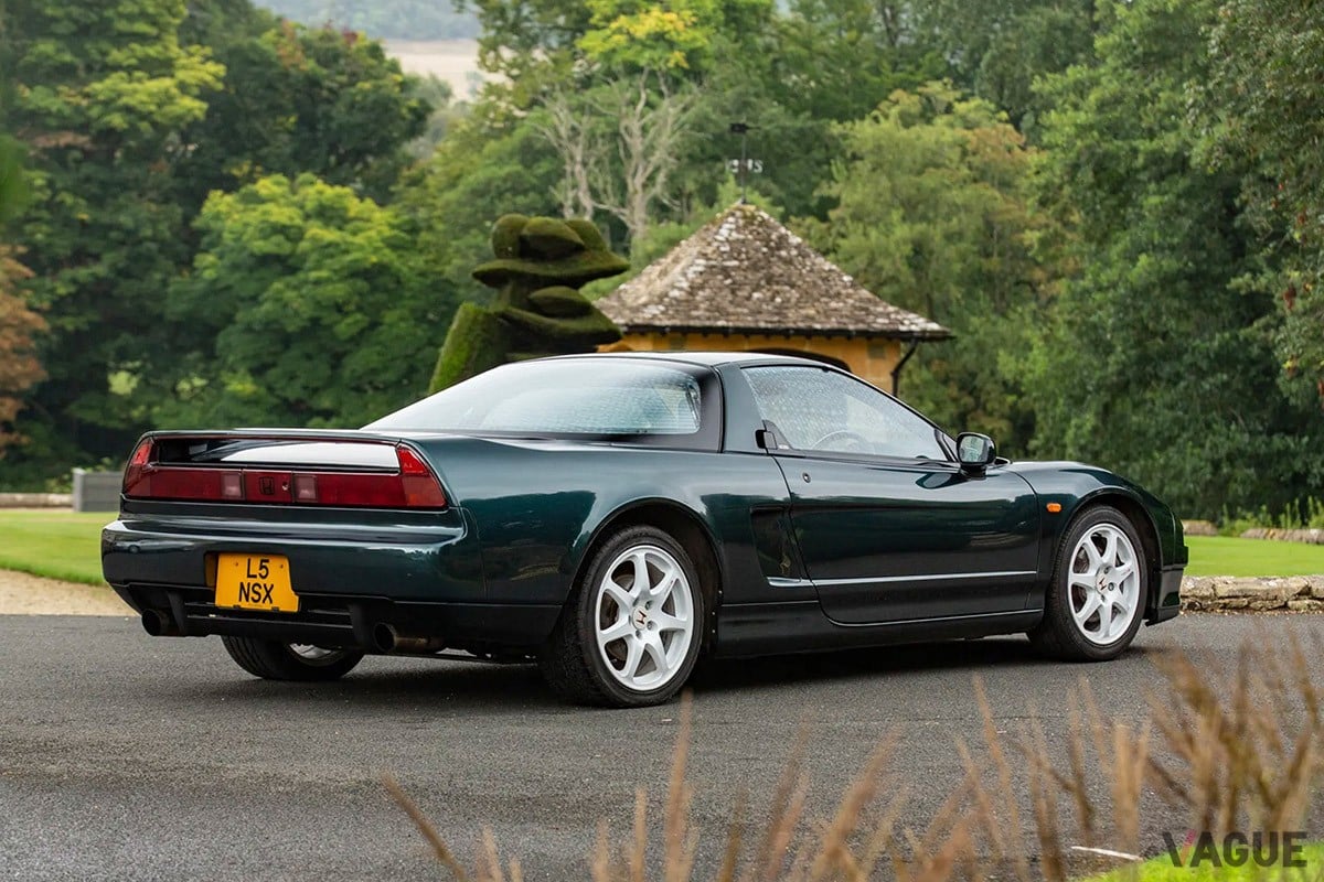 ザ・ペニンシュラ ロンドンで開催されたRMサザビーズのオークションに出品された1994年式のホンダ「NSX-R」（前期型）（C）RM サザビーズ