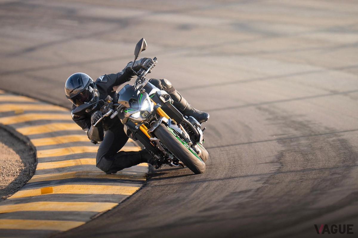 カワサキ新型「Z900」