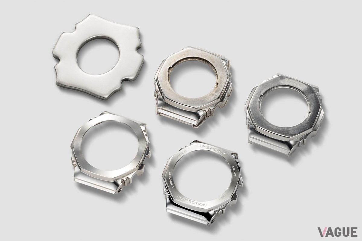 GMC-B2100系のベゼルパーツは1枚のステンレススチール板から鍛造・切削・研磨と手間のかかる造形を行うことで高い強度を生み出します