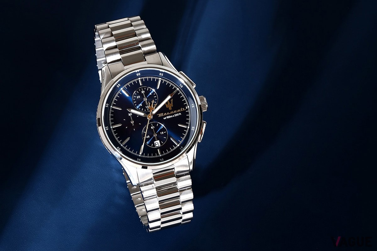 「時代」を意味する「エポカ（EPOCA）」は、過去の栄光や歴史的な瞬間を象徴するデザイン