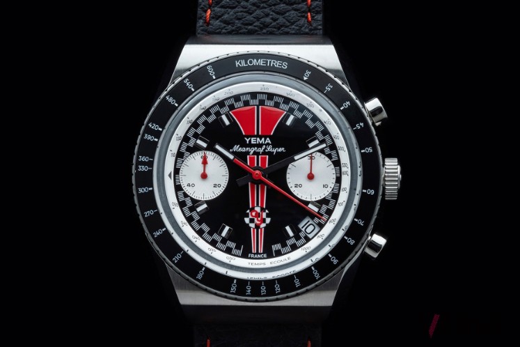 ダイアルにはオリジナルモデルの特徴である、チェッカーフラッグモチーフをさりげなく配置