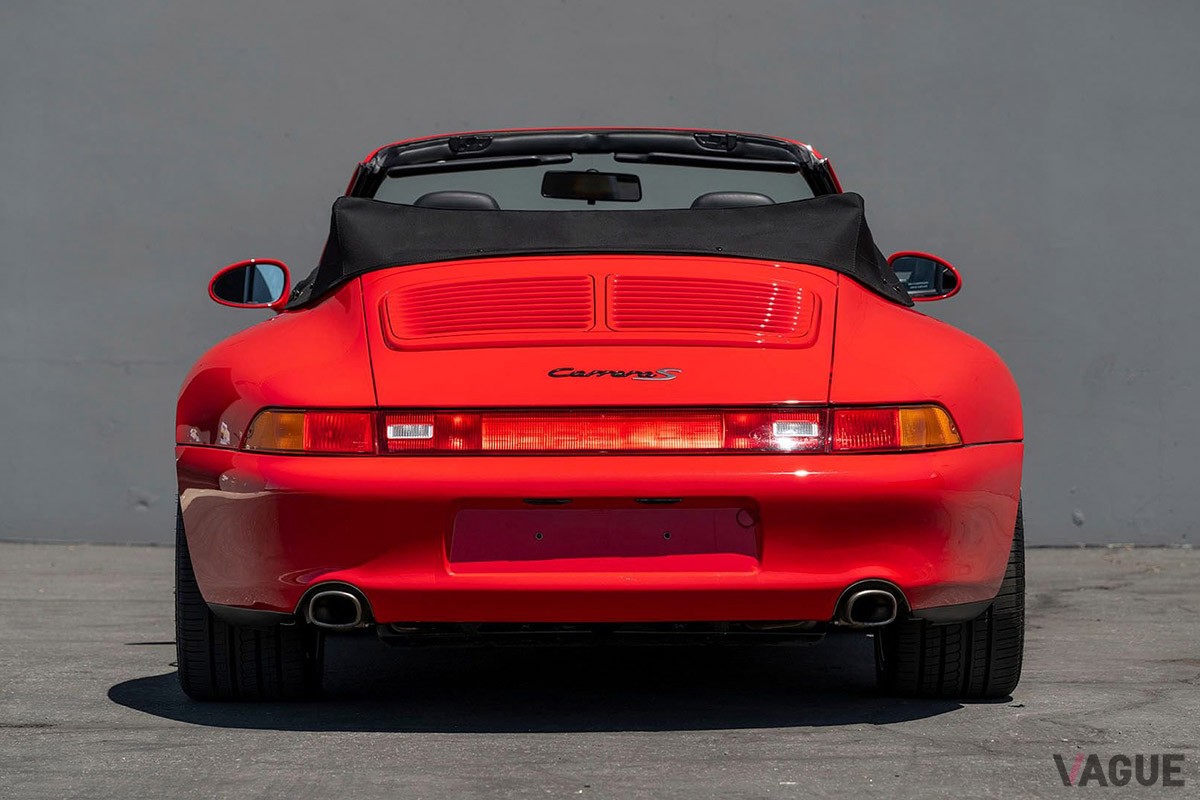 「911カレラ カブリオレ」をポルシェエクスクルーシブのワークショップが「カレラS」仕様に変更した純正ワンオフモデル（C）Broad Arrow Auctions LLC.