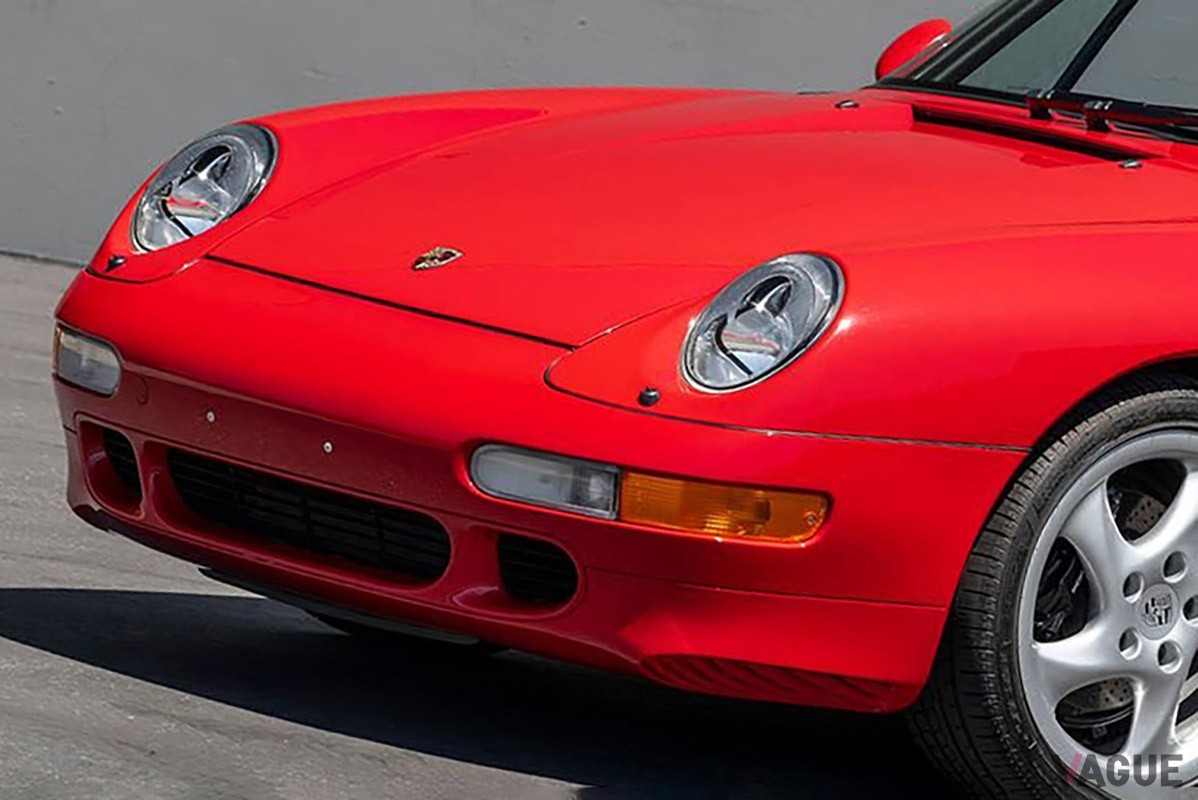 「911カレラ カブリオレ」をポルシェエクスクルーシブのワークショップが「カレラS」仕様に変更した純正ワンオフモデル（C）Broad Arrow Auctions LLC.