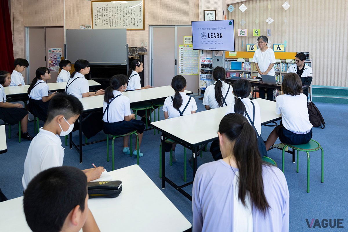 御所浦島では、天草市立御所浦小学校の子どもたちを対象に「LEARN with Porsche」の派生プログラムを開催