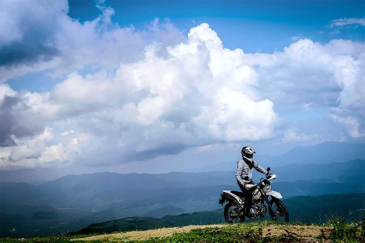 カワサキの新発想バイク「KLX230シェルパ」