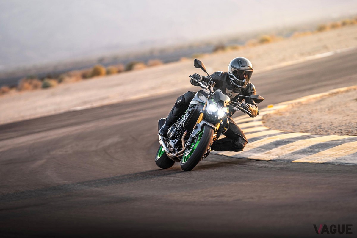 カワサキ新型「Z900」
