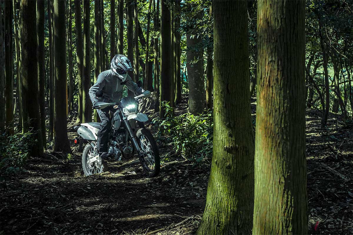 カワサキの新発想バイク「KLX230シェルパ」