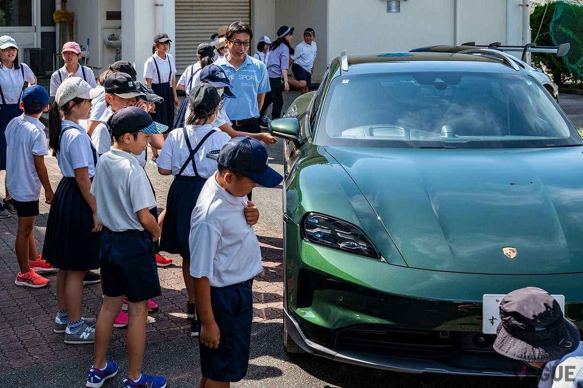 御所浦島では、天草市立御所浦小学校の子どもたちを対象に「LEARN with Porsche」の派生プログラムを開催