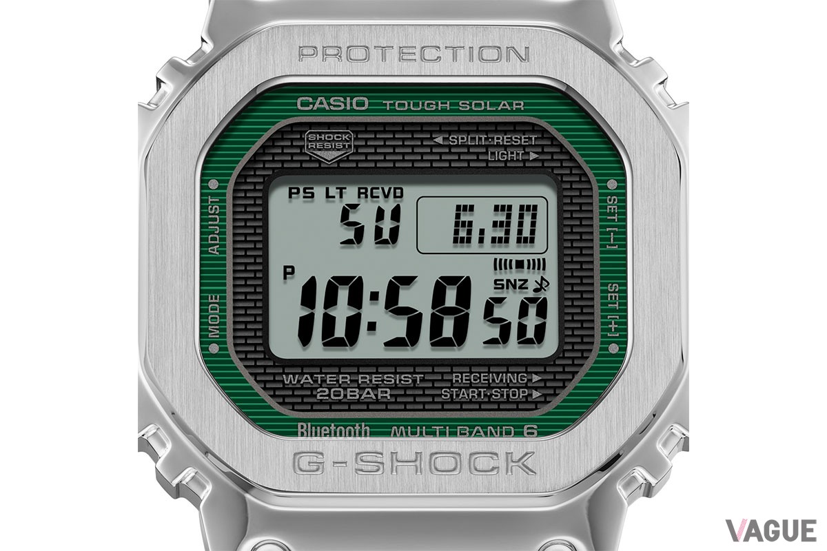 ステンレススチール製のメタルベゼルと本体ケース部の間にファインレジン製の緩衝体をインサートすることで高い耐衝撃構造を実現（写真は「GMW-B5000D-3JF」）