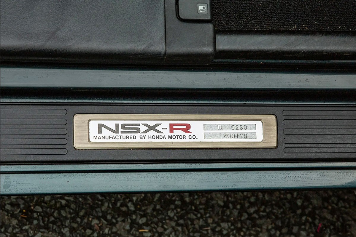 ザ・ペニンシュラ ロンドンで開催されたRMサザビーズのオークションに出品された1994年式のホンダ「NSX-R」（前期型）（C）RM サザビーズ