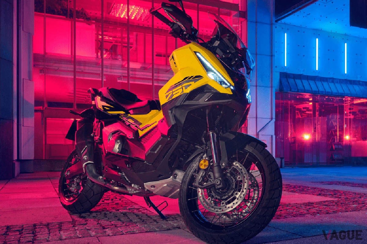 ホンダが大型スクーターの「X-ADV」をアップデート！ 新型ヘッドライト