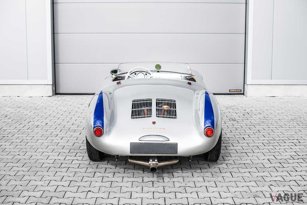 オークションに出品された1955年製ポルシェ「550スパイダー」　Remi Dargegen(c)2024 Courtesy of RM Sotheby's