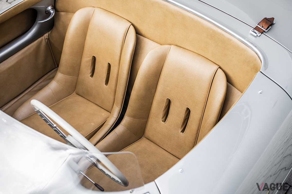 オークションに出品された1955年製ポルシェ「550スパイダー」　Remi Dargegen(c)2024 Courtesy of RM Sotheby's