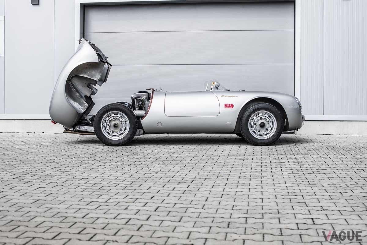 オークションに出品された1955年製ポルシェ「550スパイダー」　Remi Dargegen(c)2024 Courtesy of RM Sotheby's