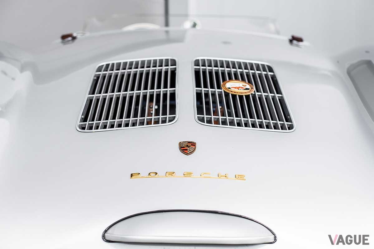 オークションに出品された1955年製ポルシェ「550スパイダー」　Remi Dargegen(c)2024 Courtesy of RM Sotheby's