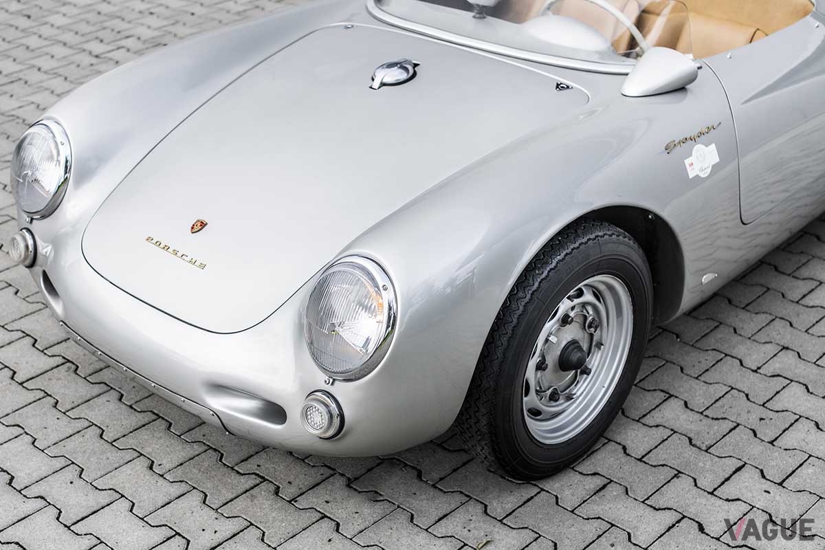 オークションに出品された1955年製ポルシェ「550スパイダー」　Remi Dargegen(c)2024 Courtesy of RM Sotheby's