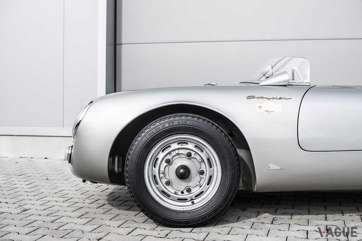 オークションに出品された1955年製ポルシェ「550スパイダー」　Remi Dargegen(c)2024 Courtesy of RM Sotheby's