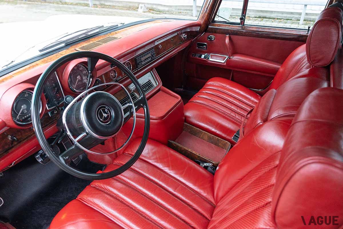 えっ、6ドアなのにオープンカーってなに!?」半世紀前の「特別な えっ、6ドアなのにオープンカーってなに!?」半世紀前の「特別な