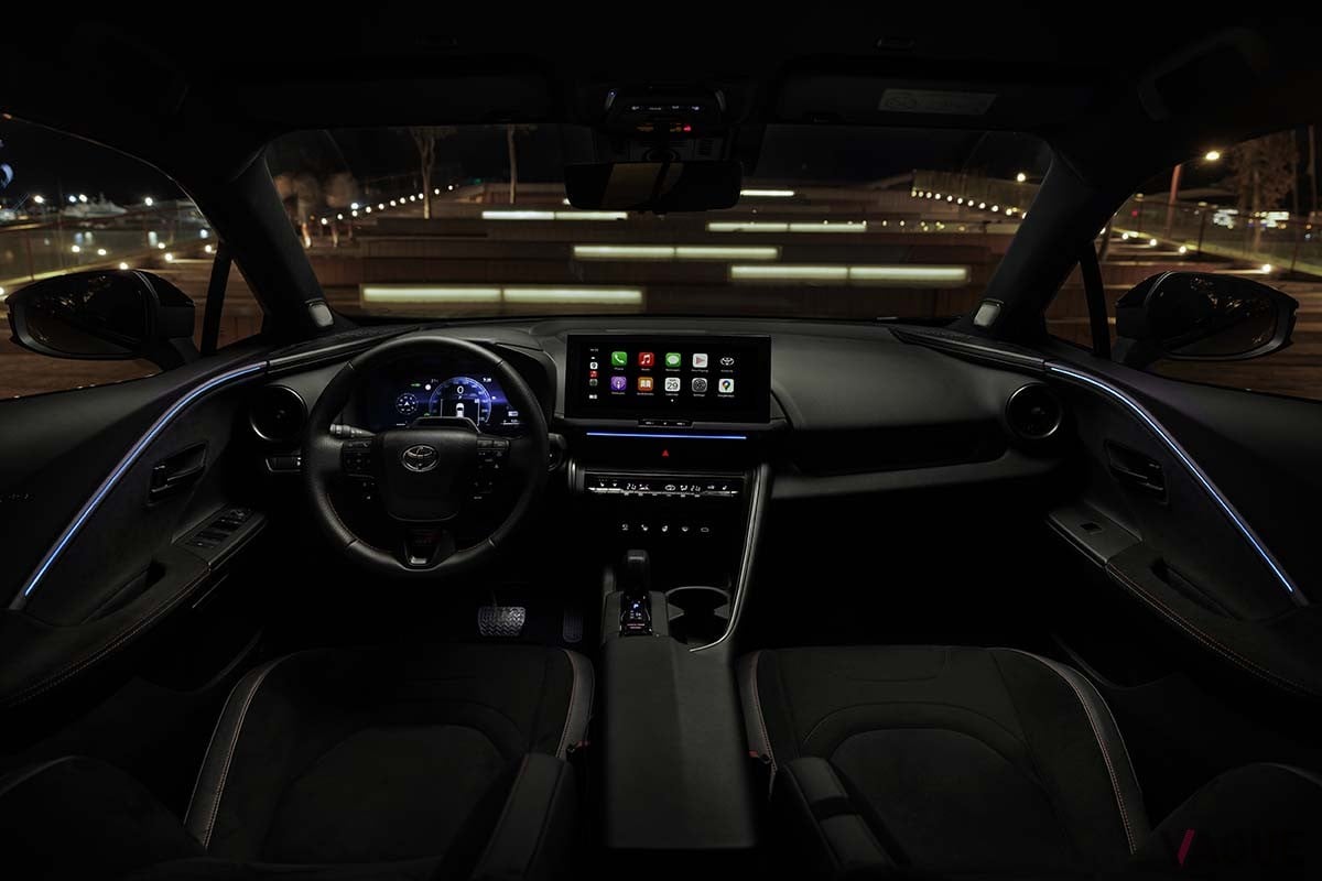 欧州カー・オブ・ザ・イヤー2024の最終候補車7台に選ばれたトヨタ新型「C-HR」のインテリア