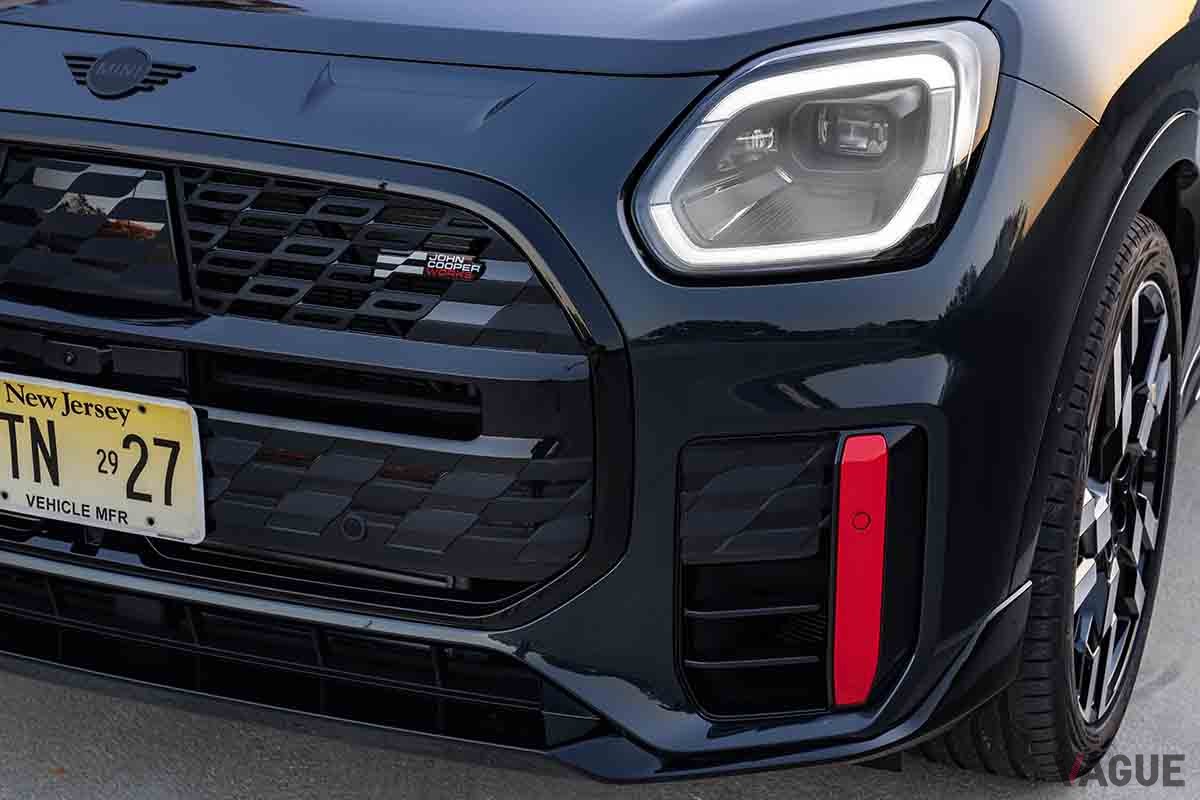 新型「ミニJCWカントリーマン」