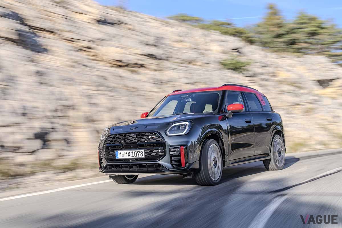 新型「ミニJCWカントリーマン」