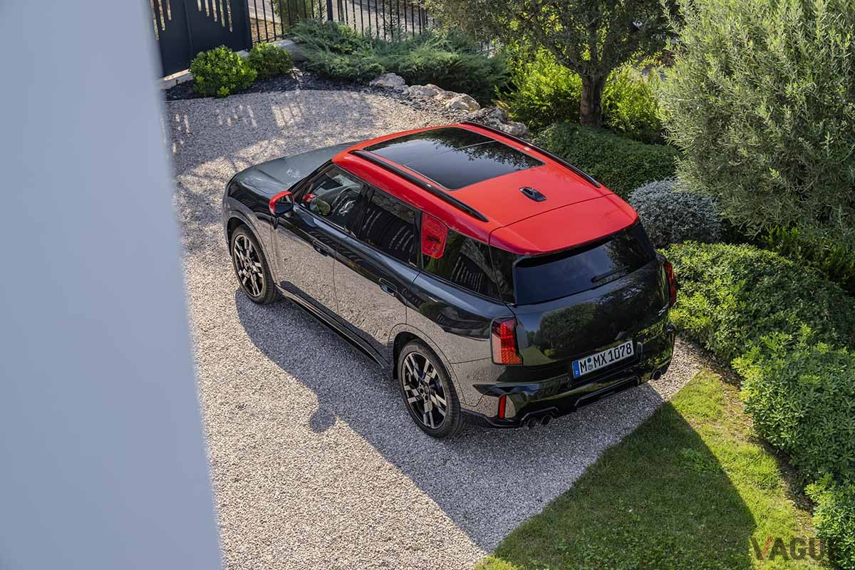 新型「ミニJCWカントリーマン」