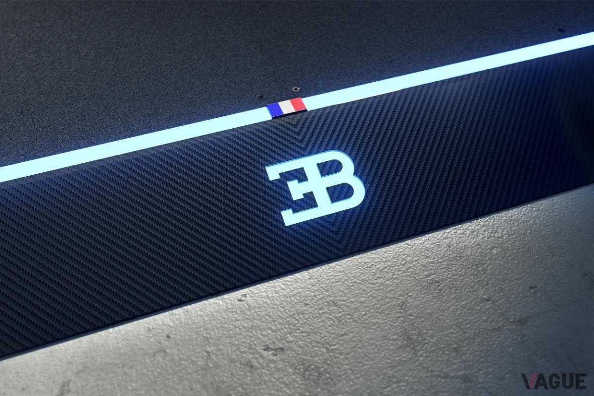 「Proバージョン」ではイルミネーション付きの「EB」ロゴが追加