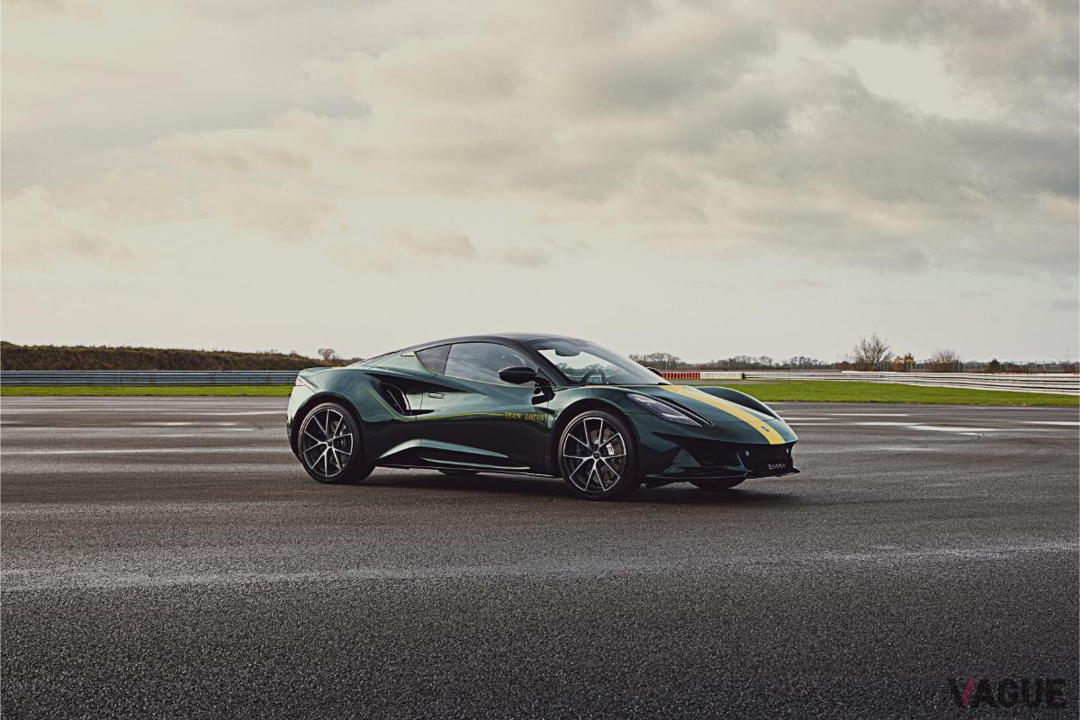 ロータス・タイプ 25 にインスパイアされた限定車「エミーラ・リミテッド」