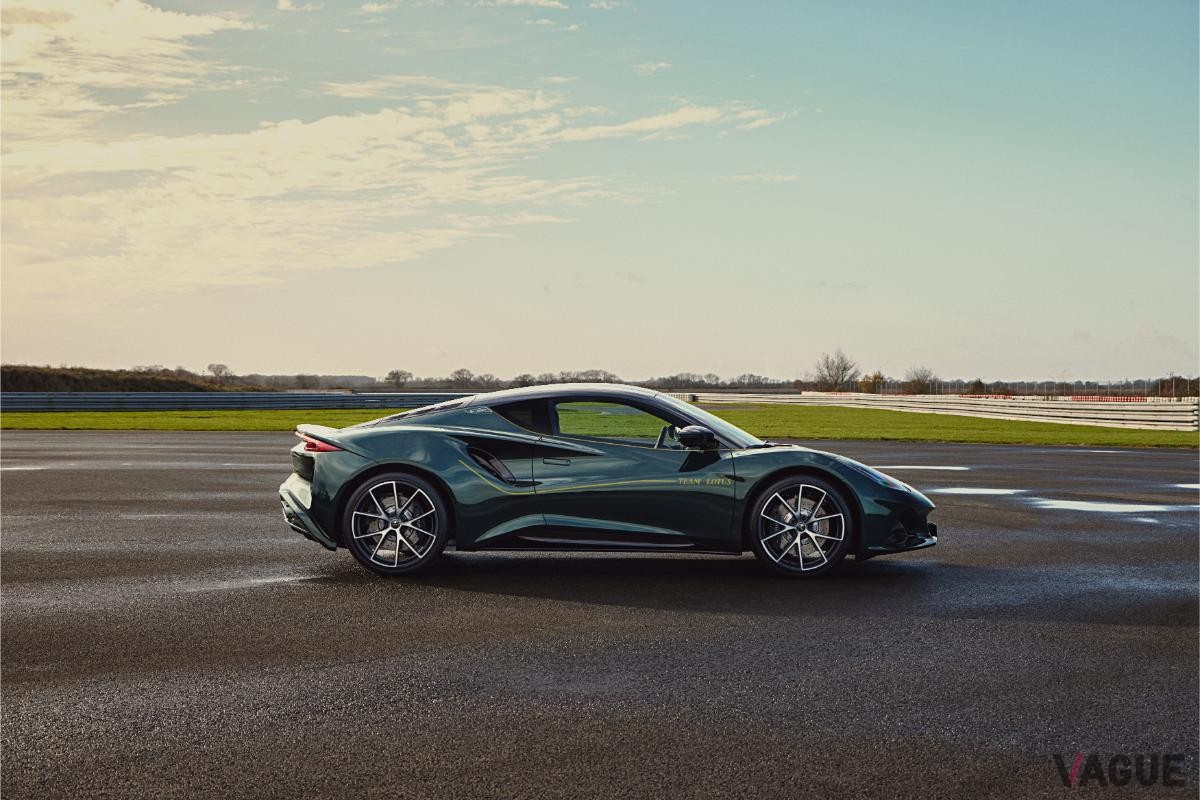 ロータス・タイプ 25 にインスパイアされた限定車「エミーラ・リミテッド」