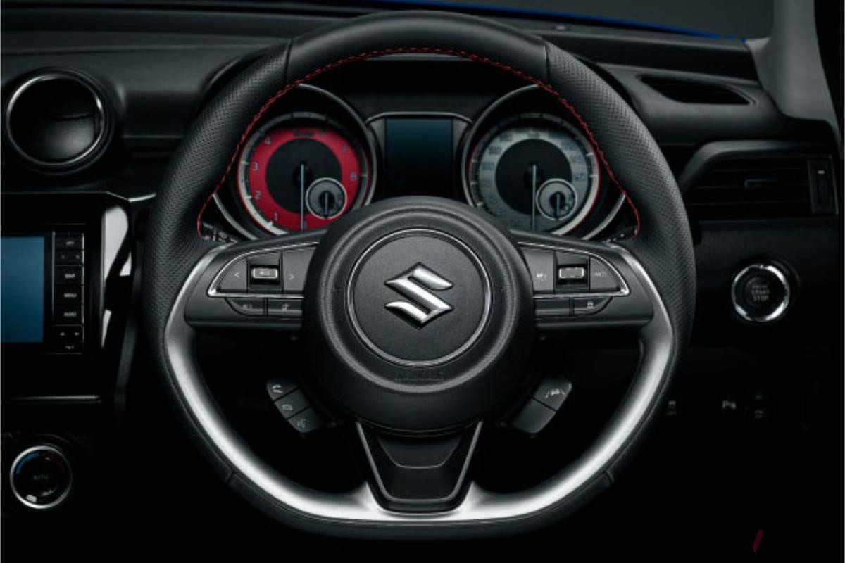 スイフトスポーツの特別仕様車「ZC33Sファイナルエディション」