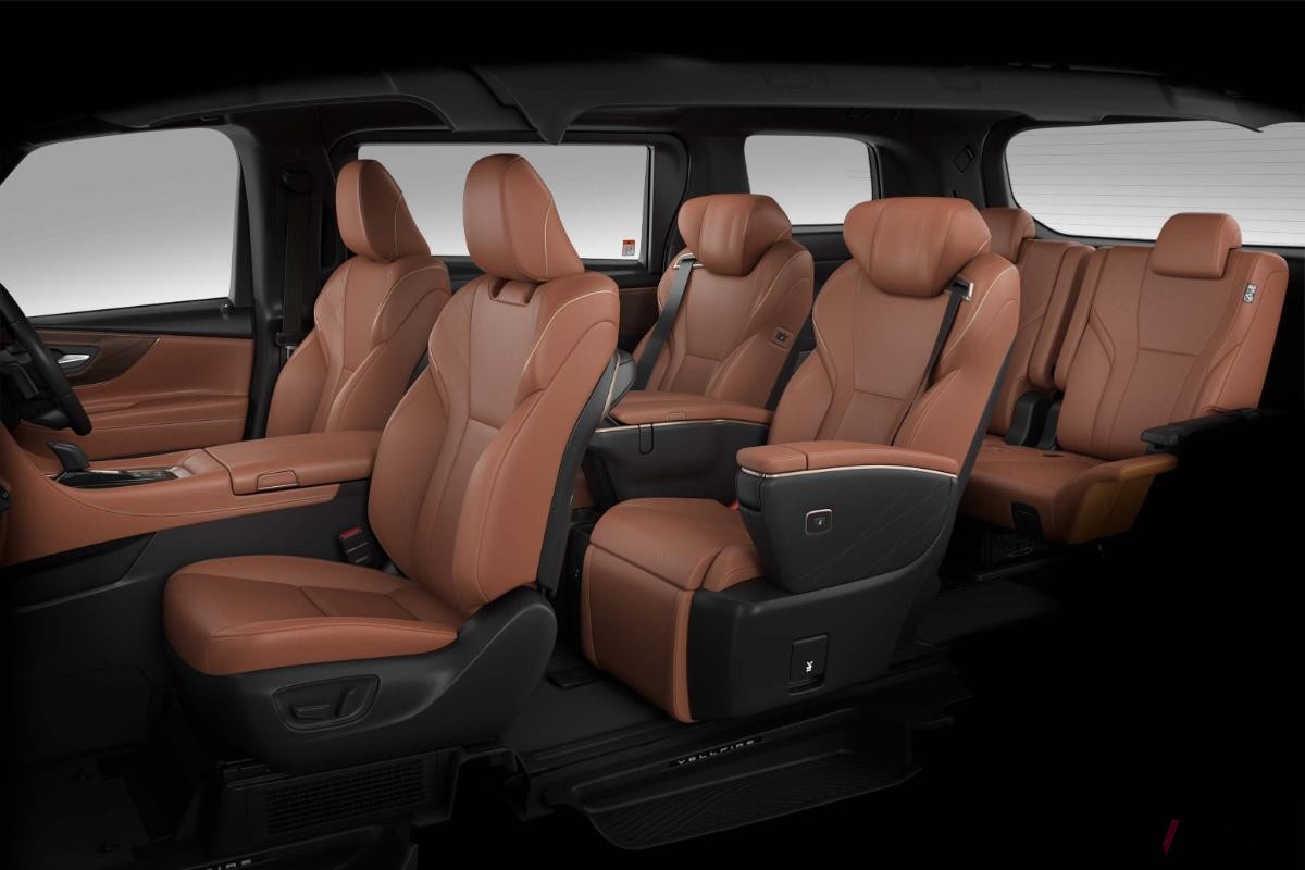 新型「ヴェルファイア」のインテリア