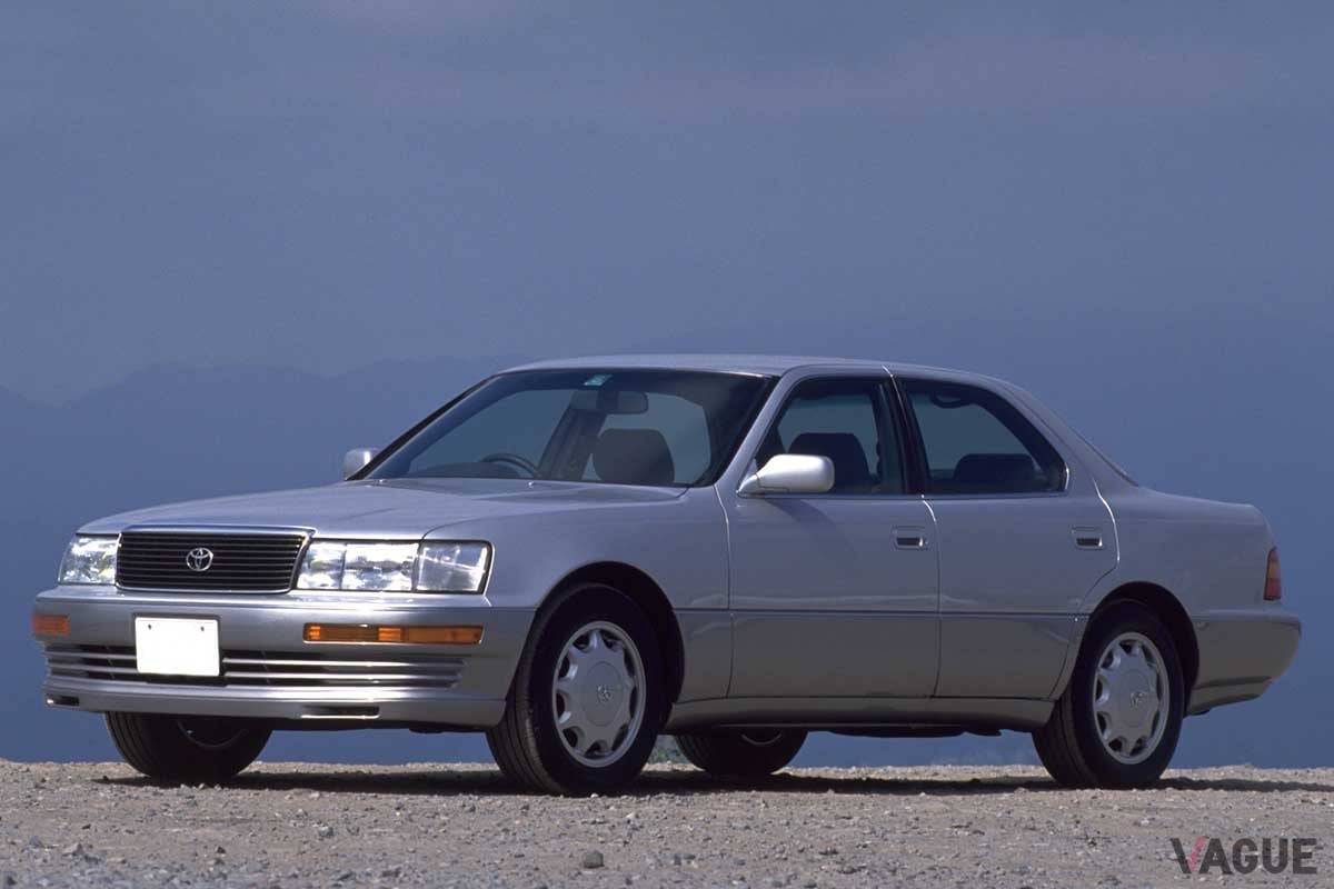 1989年(平成元年)10月に発売されたトヨタ初代「シーマ」