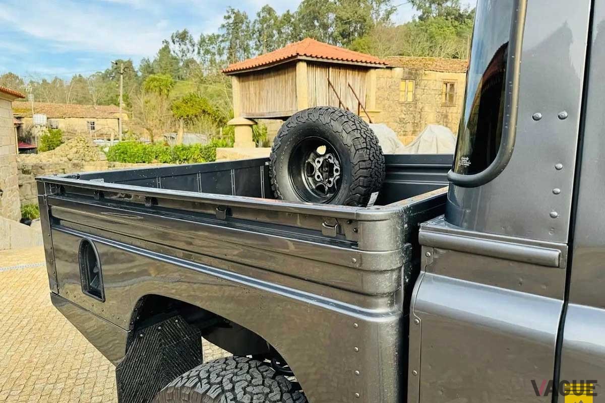 米国オークションに登場した1999年型ランドローバー「ディフェンダー 130Tdi」ピックアップ