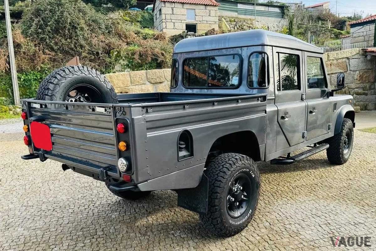 米国オークションに登場した1999年型ランドローバー「ディフェンダー 130Tdi」ピックアップ