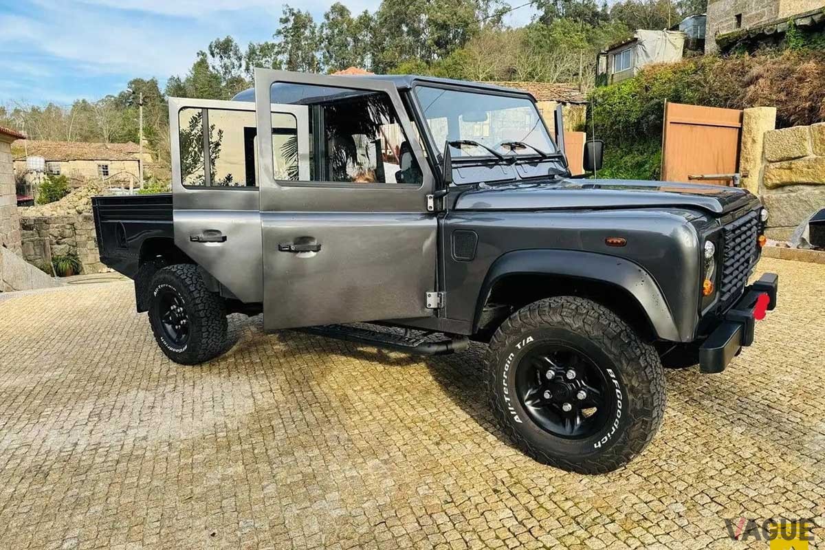 米国オークションに登場した1999年型ランドローバー「ディフェンダー 130Tdi」ピックアップ