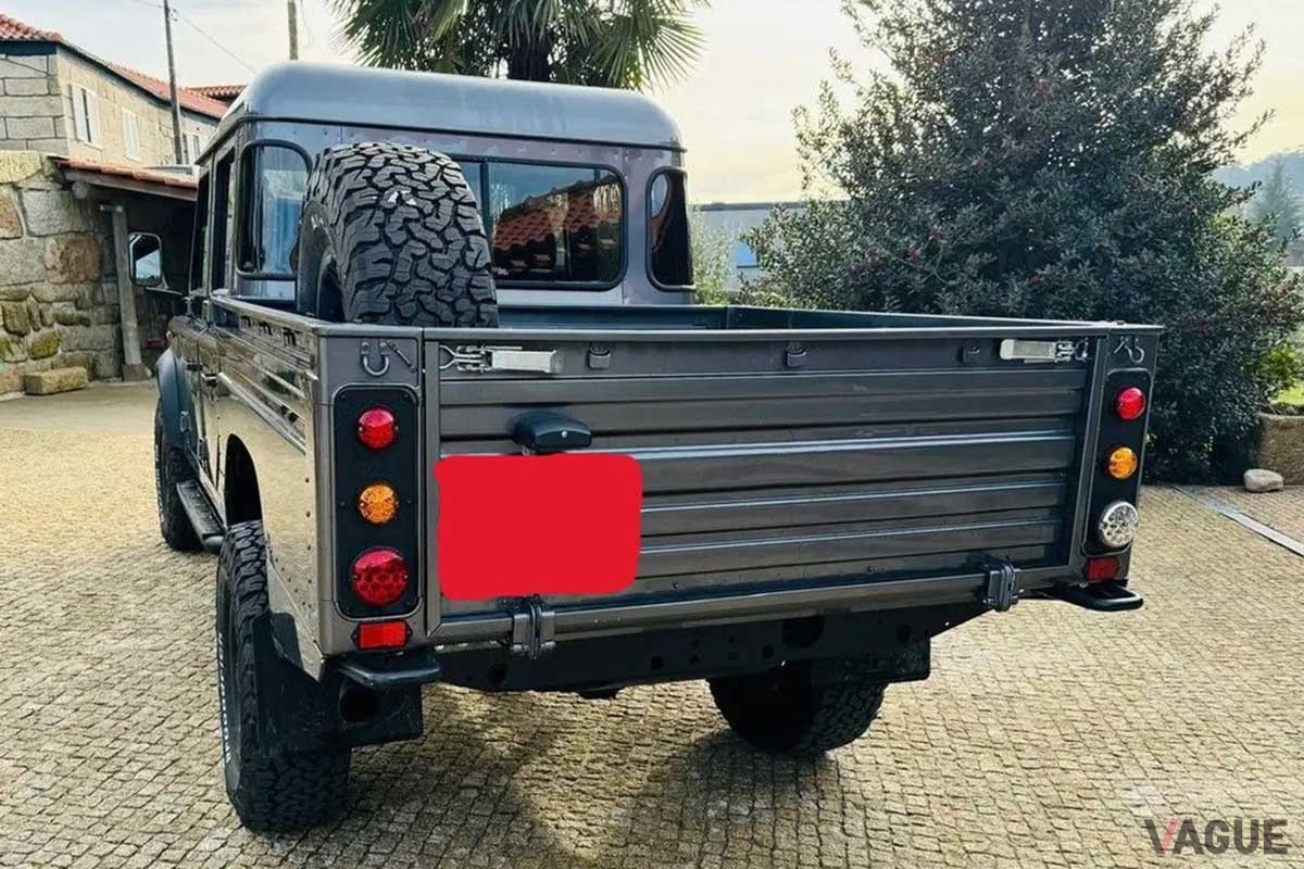 米国オークションに登場した1999年型ランドローバー「ディフェンダー 130Tdi」ピックアップ