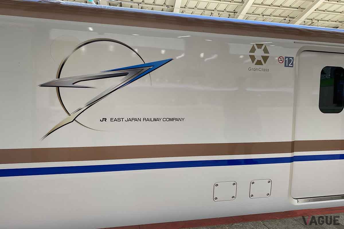 上越新幹線、北陸新幹線では12号車（下り列車先頭車両）に設定されるグランクラス