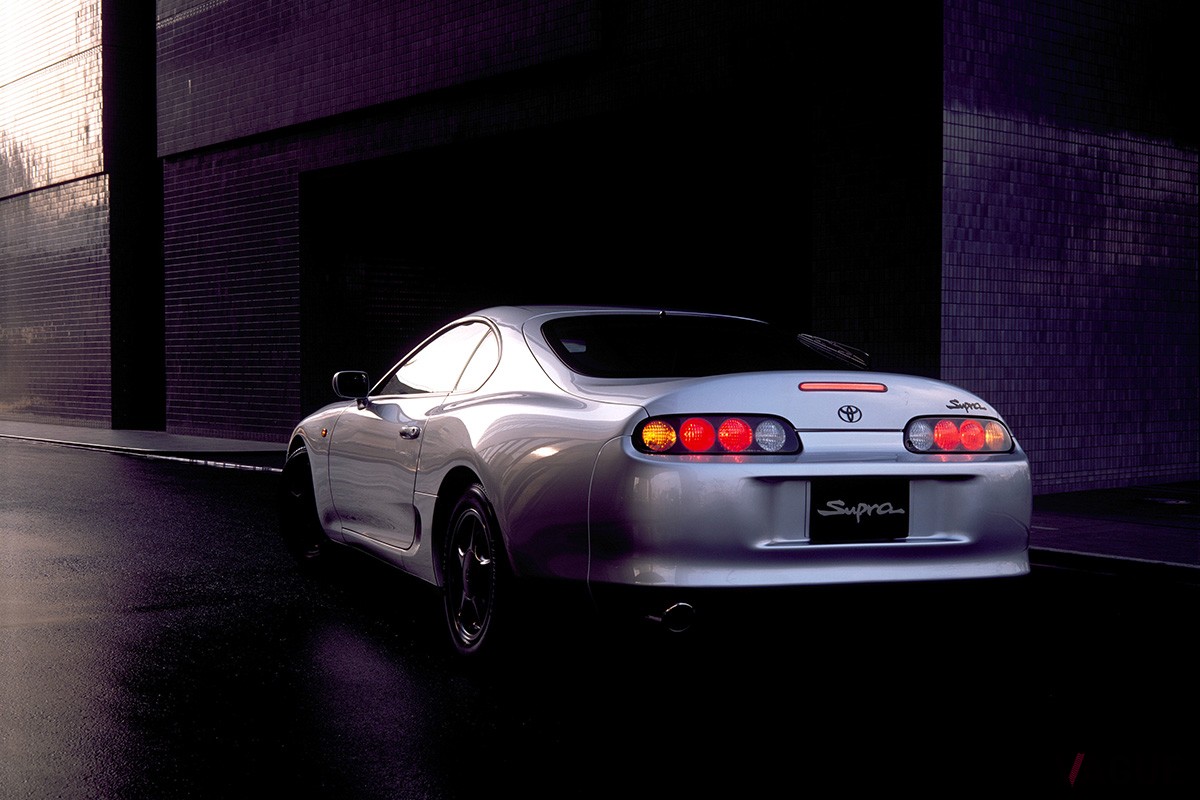 1993年5月に登場したトヨタA80型「スープラ」