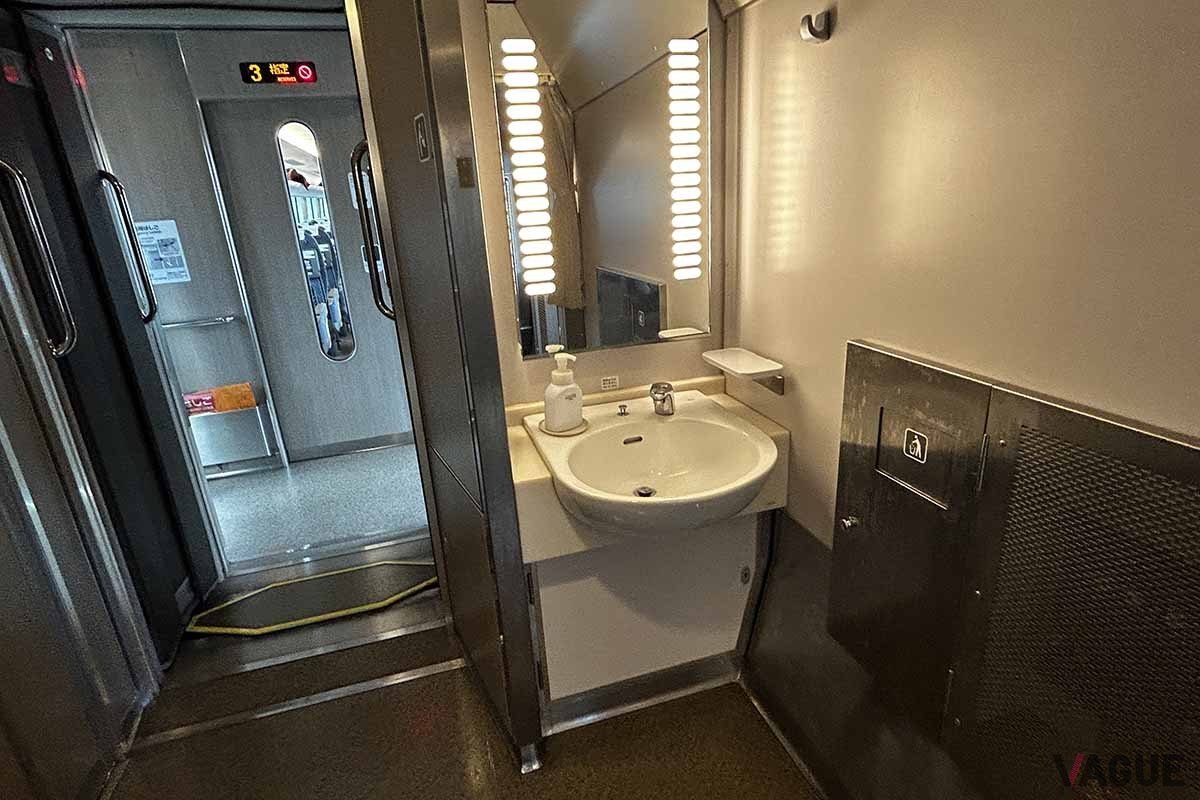 臨時特急まほろば号の車内