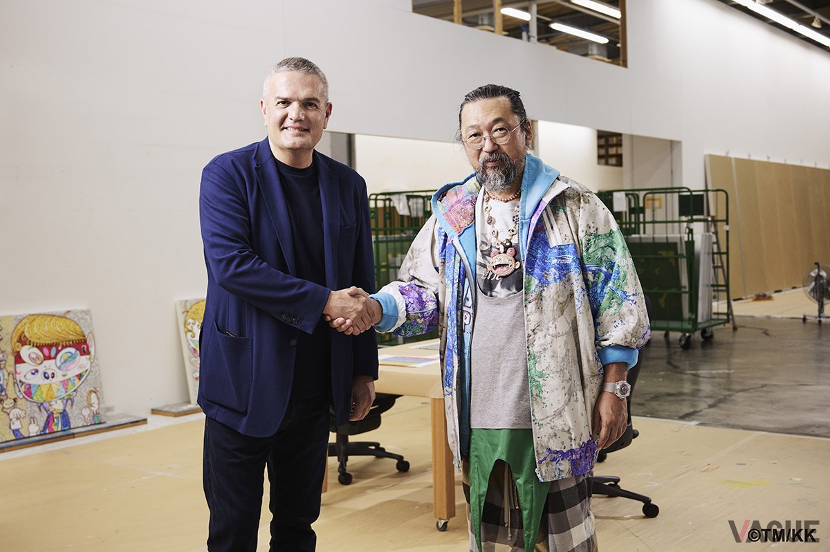 2020年よりウブロフレンズに就任、翌2021年以降意匠性の高いコラボレーションウォッチを精力的にリリースする村上隆氏。左はウブロ CEOのリカルド・グアダルーペ氏