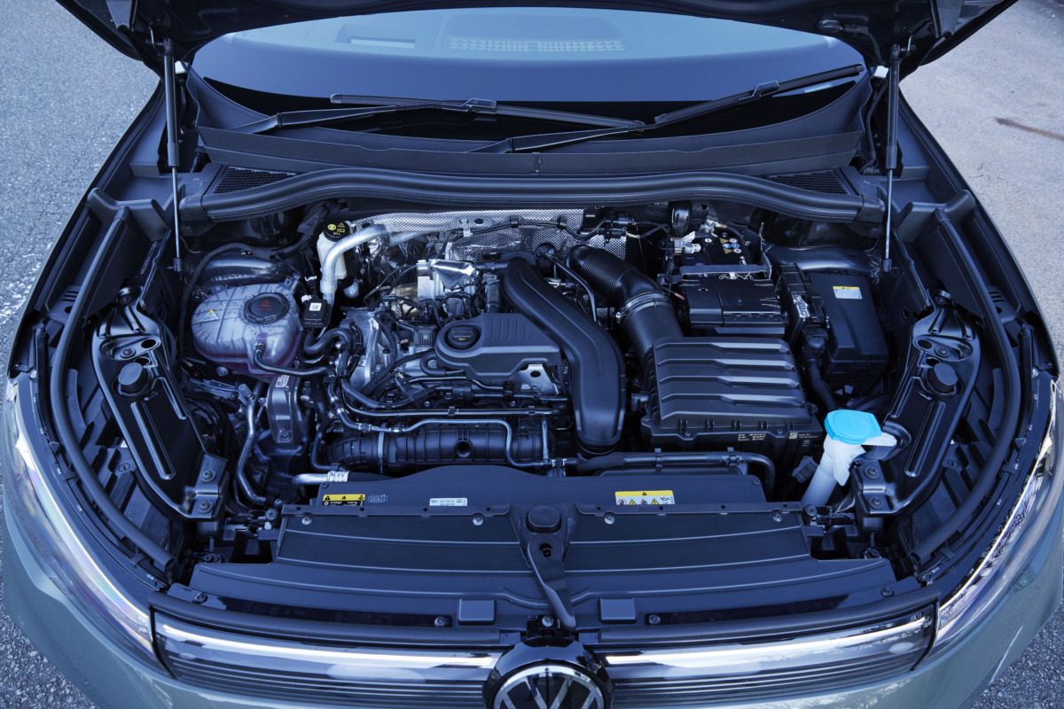 「ティグアンeTSI エレガンス」のパワーニットは、最高出力150ps、最大トルク250Nmを発生させる1.5リットル直列4気筒DOHCインタークーラー付ターボエンジン
