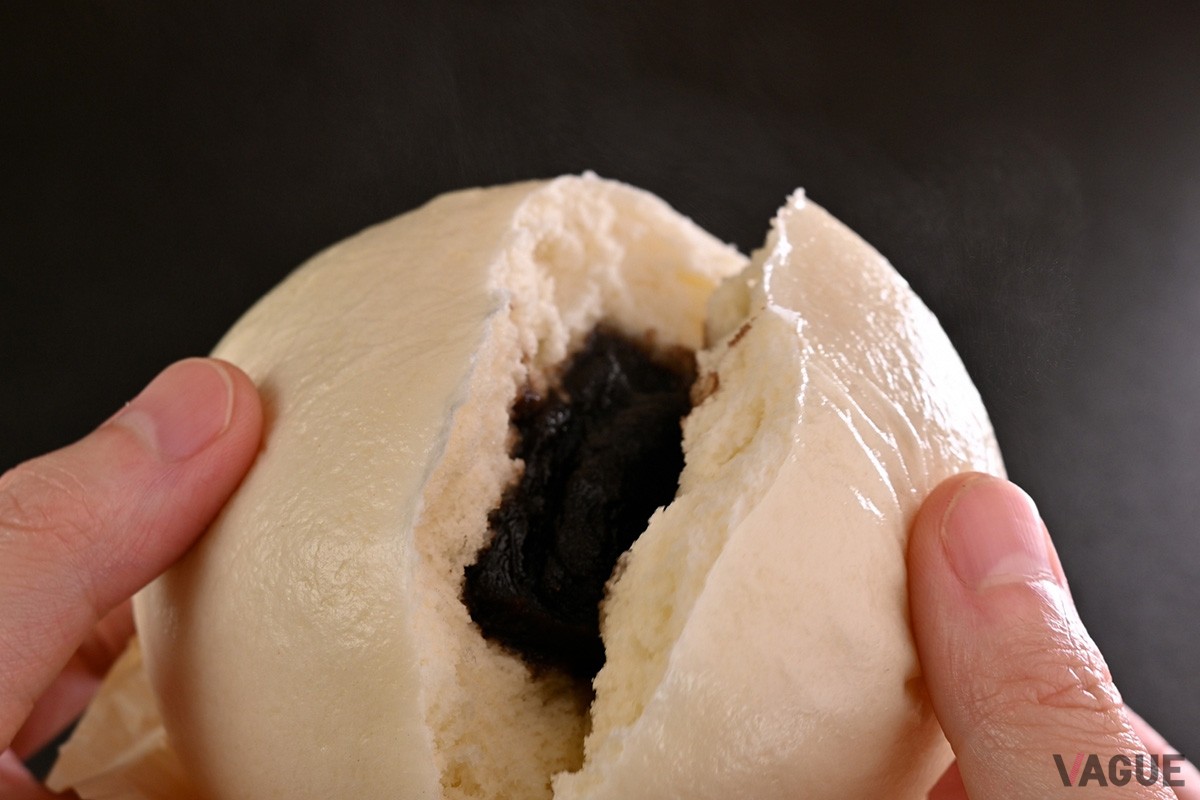 あんまんは割って食べる