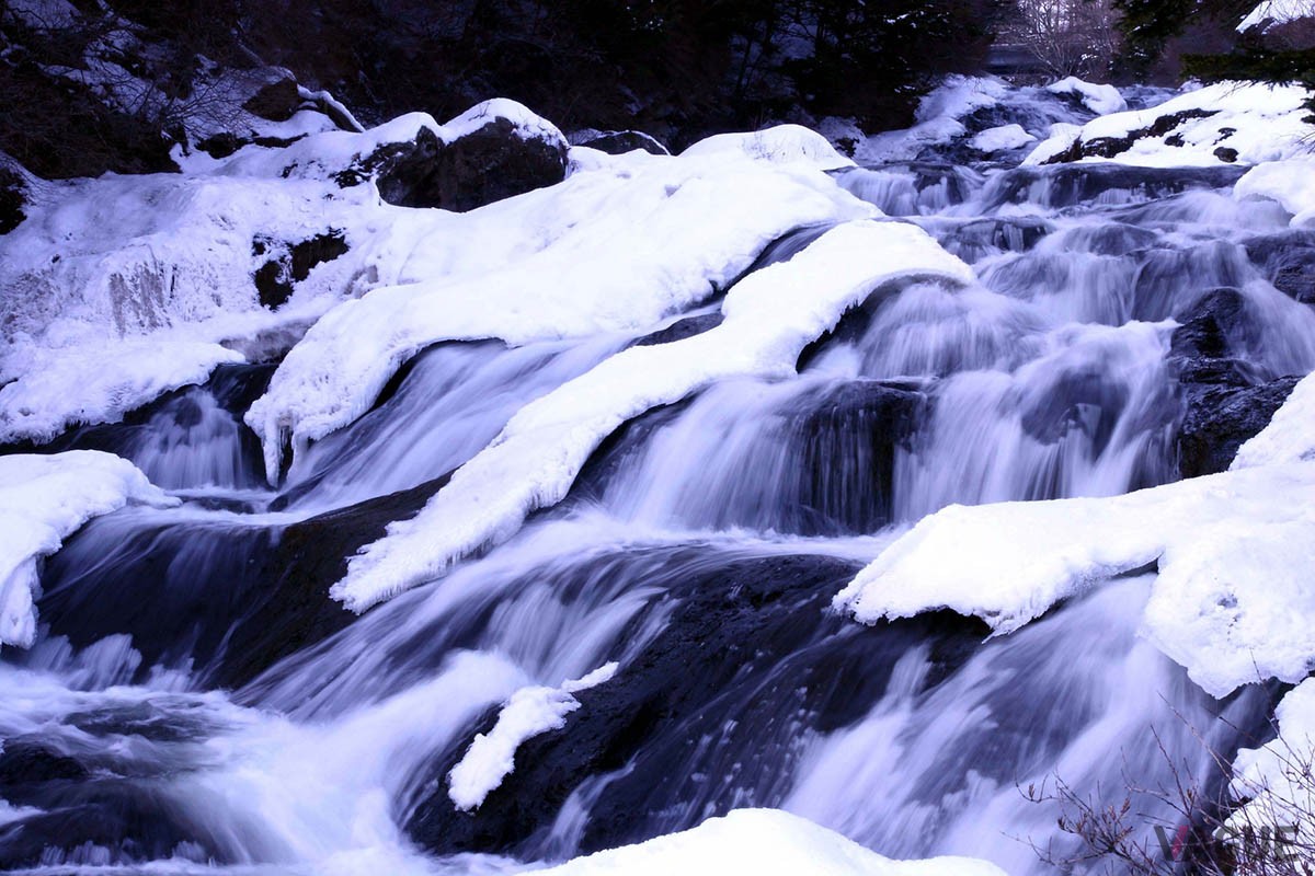 竜頭の滝の氷爆